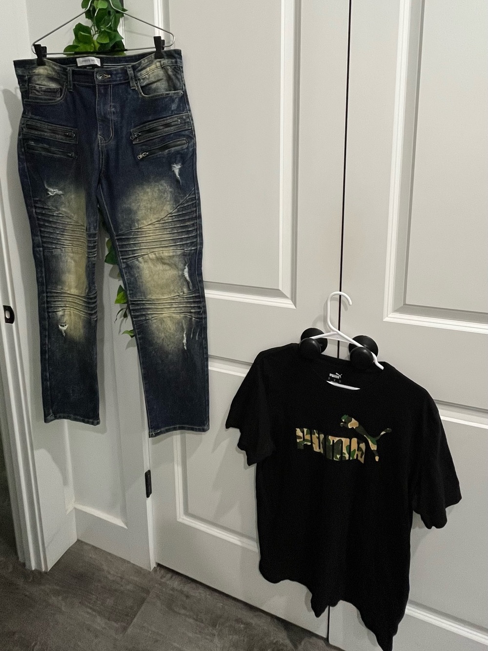 Set for men- Men's White Tag Blue Jeans Washed YellowHighlights Puma black shirt